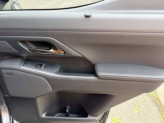 Used 2025 Lexus GX 550 w/ Accessory Package (2T) AWD/4WD image 20