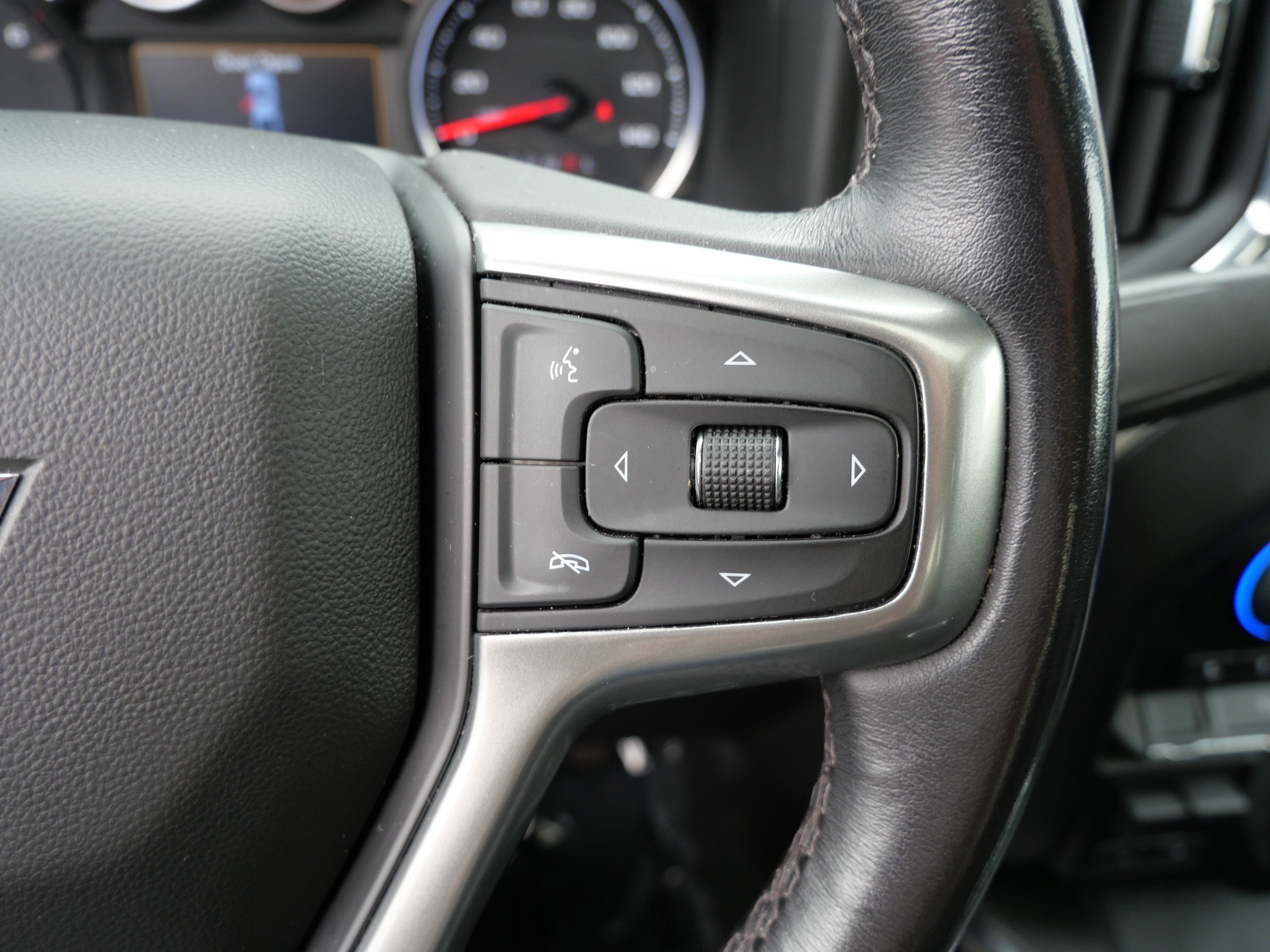 Used 2022 Chevrolet Silverado 1500 LTZ w/ LTZ Convenience Package II AWD/4WD image 30