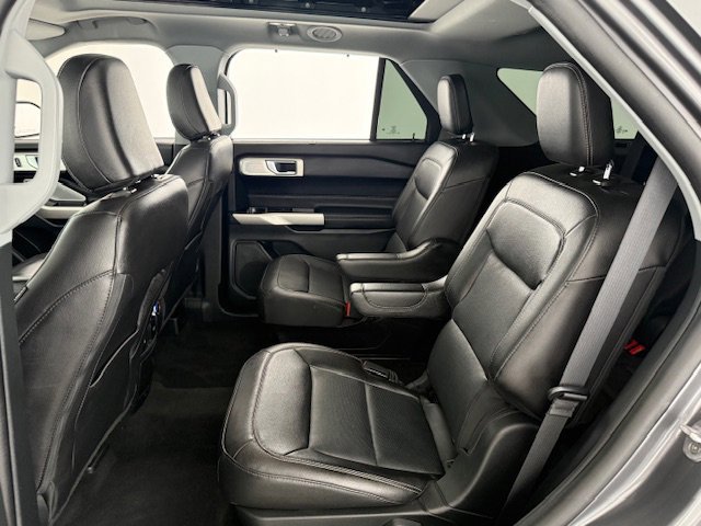 Certified 2022 Ford Explorer Limited w/ Limited Technology Package image 17