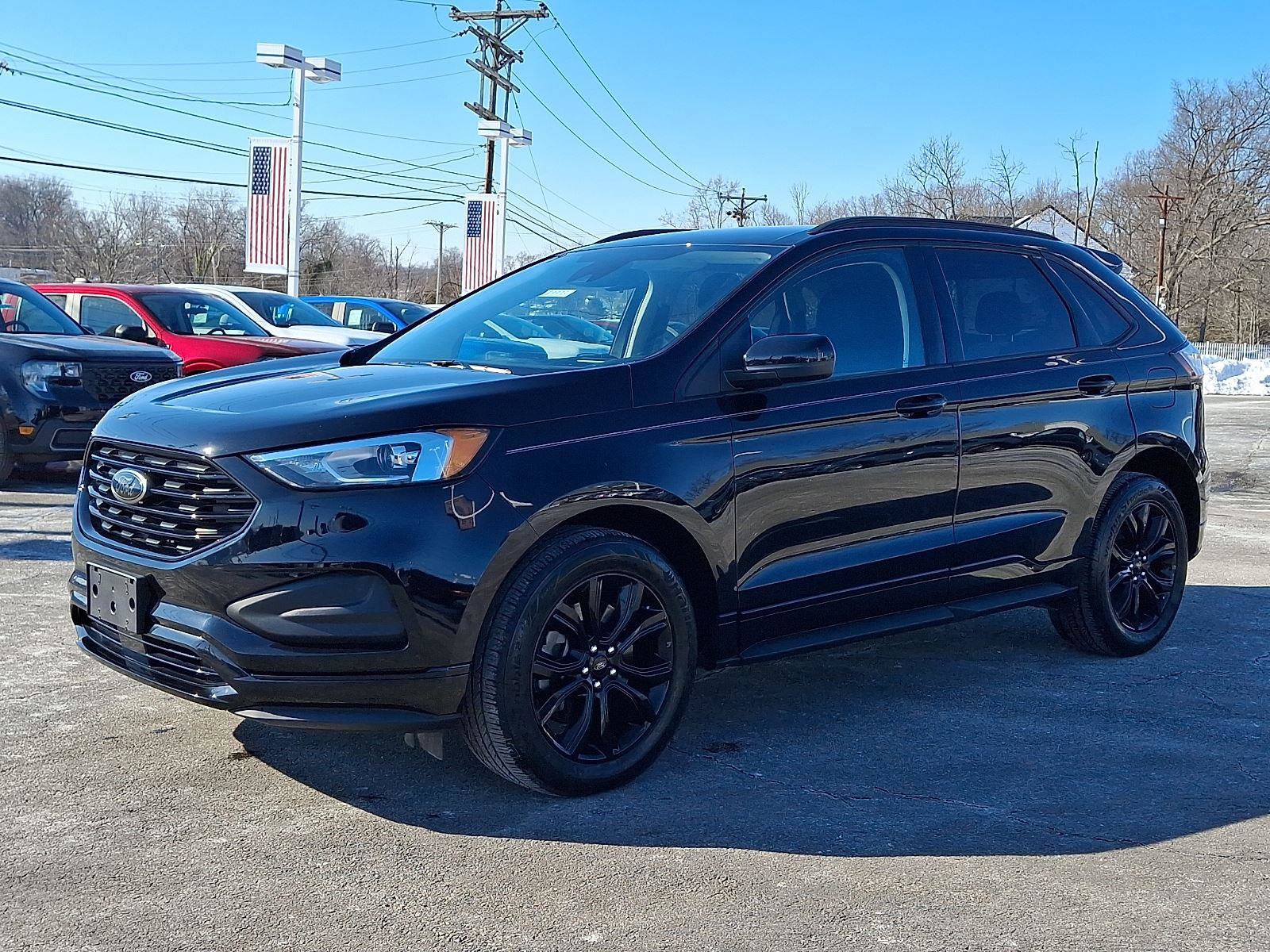 Certified 2023 Ford Edge SE w/ Black Appearance Package image 3