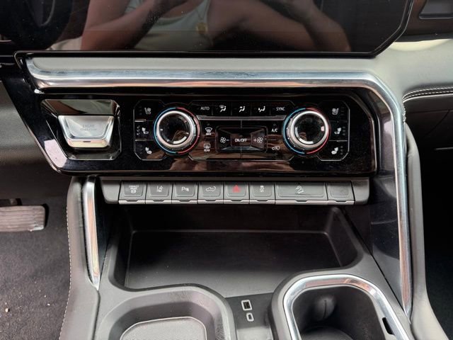 Used 2025 GMC Sierra 2500 Denali Ultimate AWD/4WD image 18