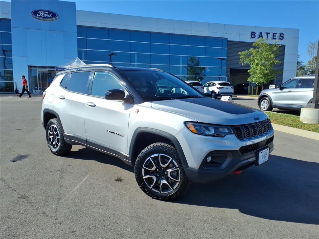 Used 2024 Jeep Compass Trailhawk image 7