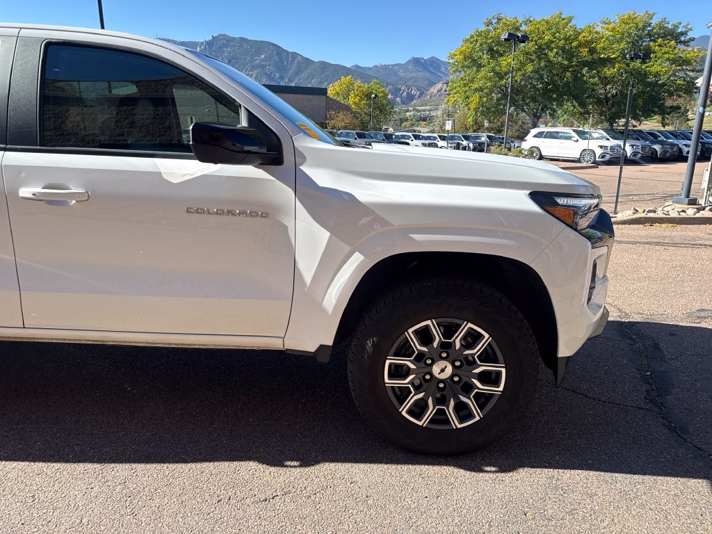 Used 2024 Chevrolet Colorado Z71 w/ Z71 Convenience Package 2 AWD/4WD image 34