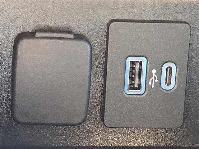 Certified 2022 Ford Explorer XLT w/ Equipment Group 202A image 20