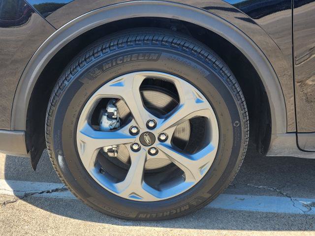Certified 2025 Ford Escape ST-Line FWD image 9