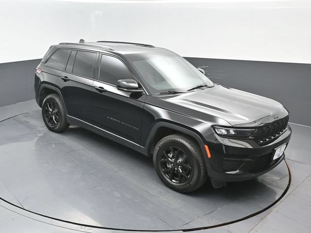 Used 2025 Jeep Grand Cherokee Altitude AWD/4WD image 20
