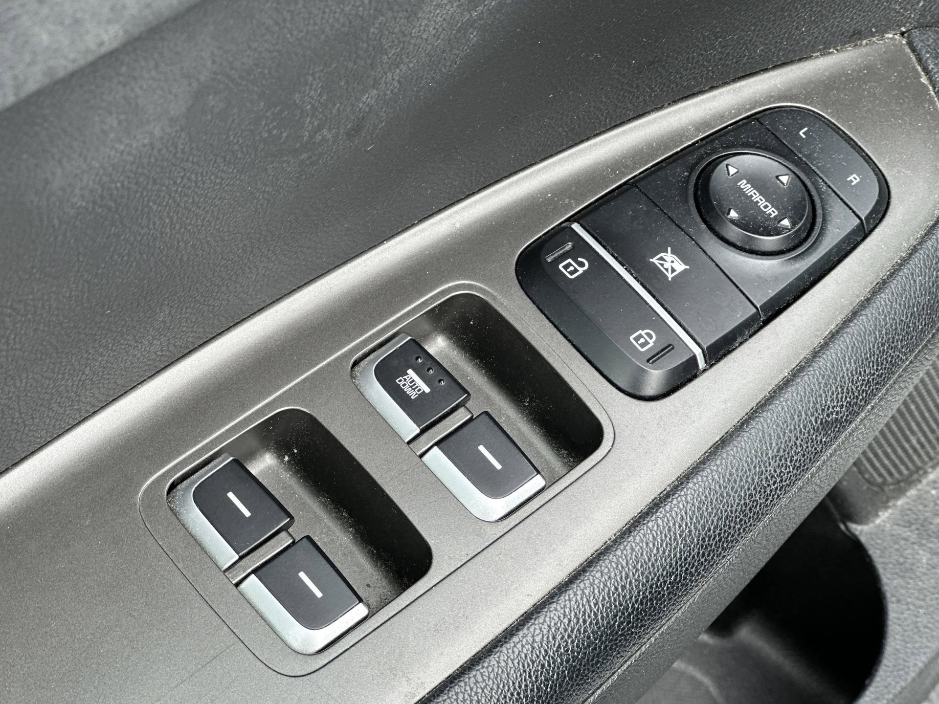 Used 2020 Kia Optima LX image 16