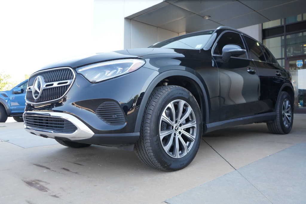Used 2024 Mercedes-Benz GLC 300 4MATIC image 5