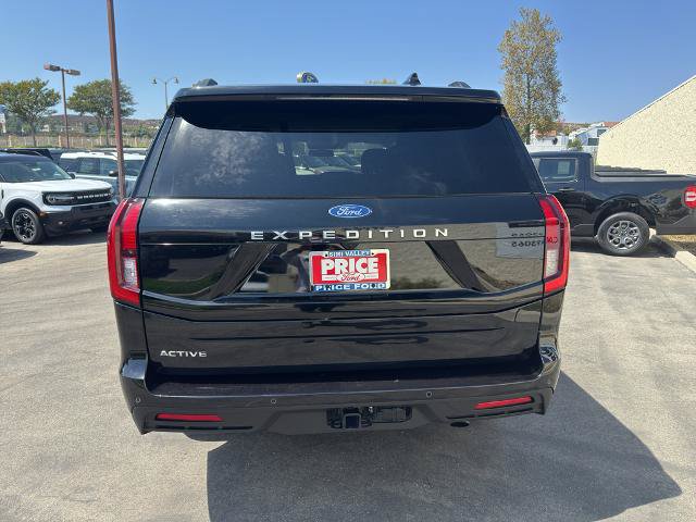Certified 2025 Ford Expedition Active AWD/4WD image 3