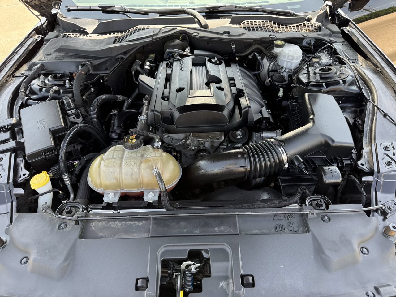 Certified 2018 Ford Mustang Premium RWD image 27