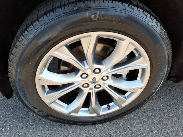 Certified 2021 Ford Explorer Limited AWD/4WD image 7