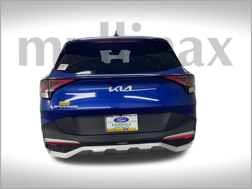 Used 2023 Kia Sportage EX image 4