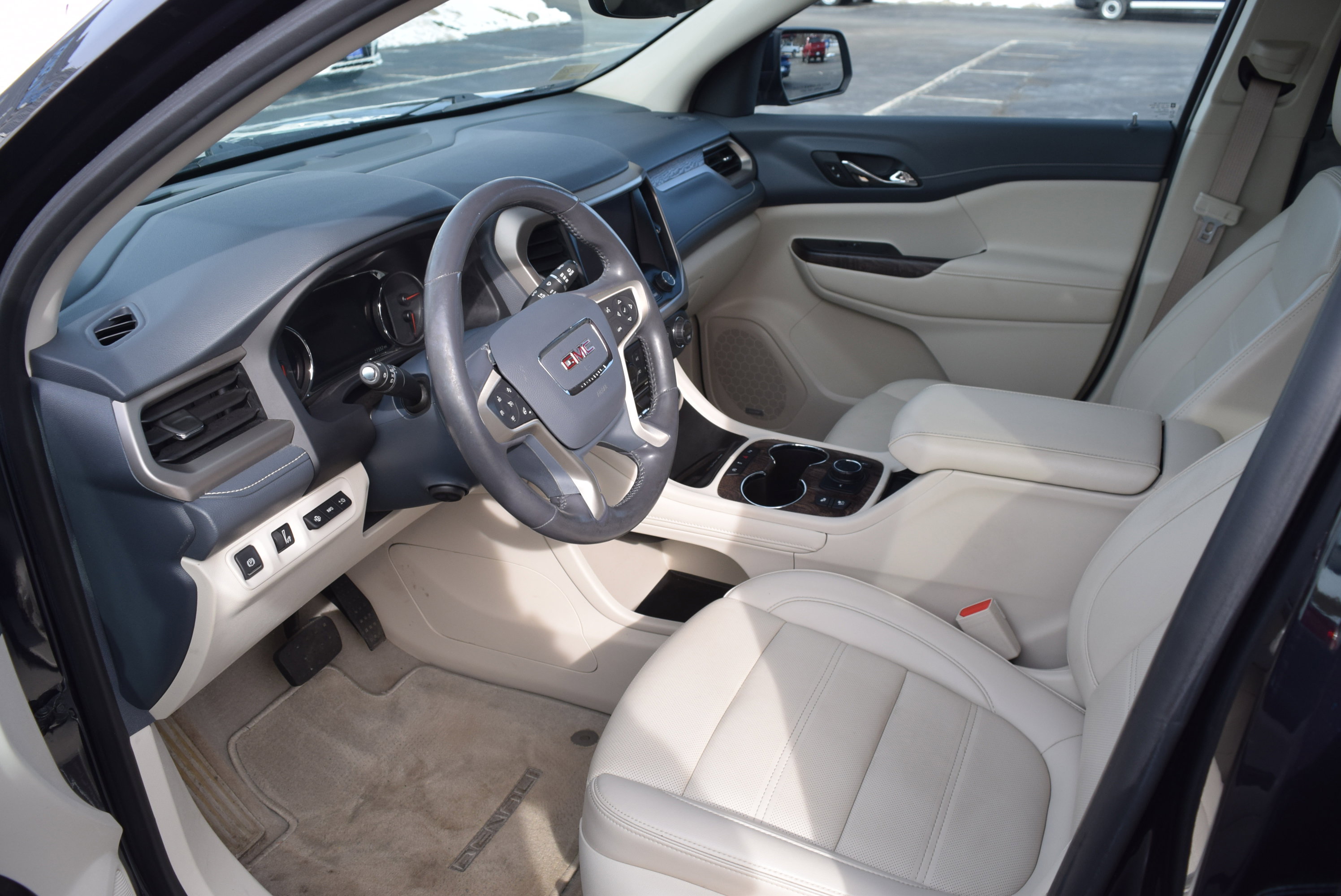 Used 2021 GMC Acadia Denali w/ Denali Ultimate Package image 14