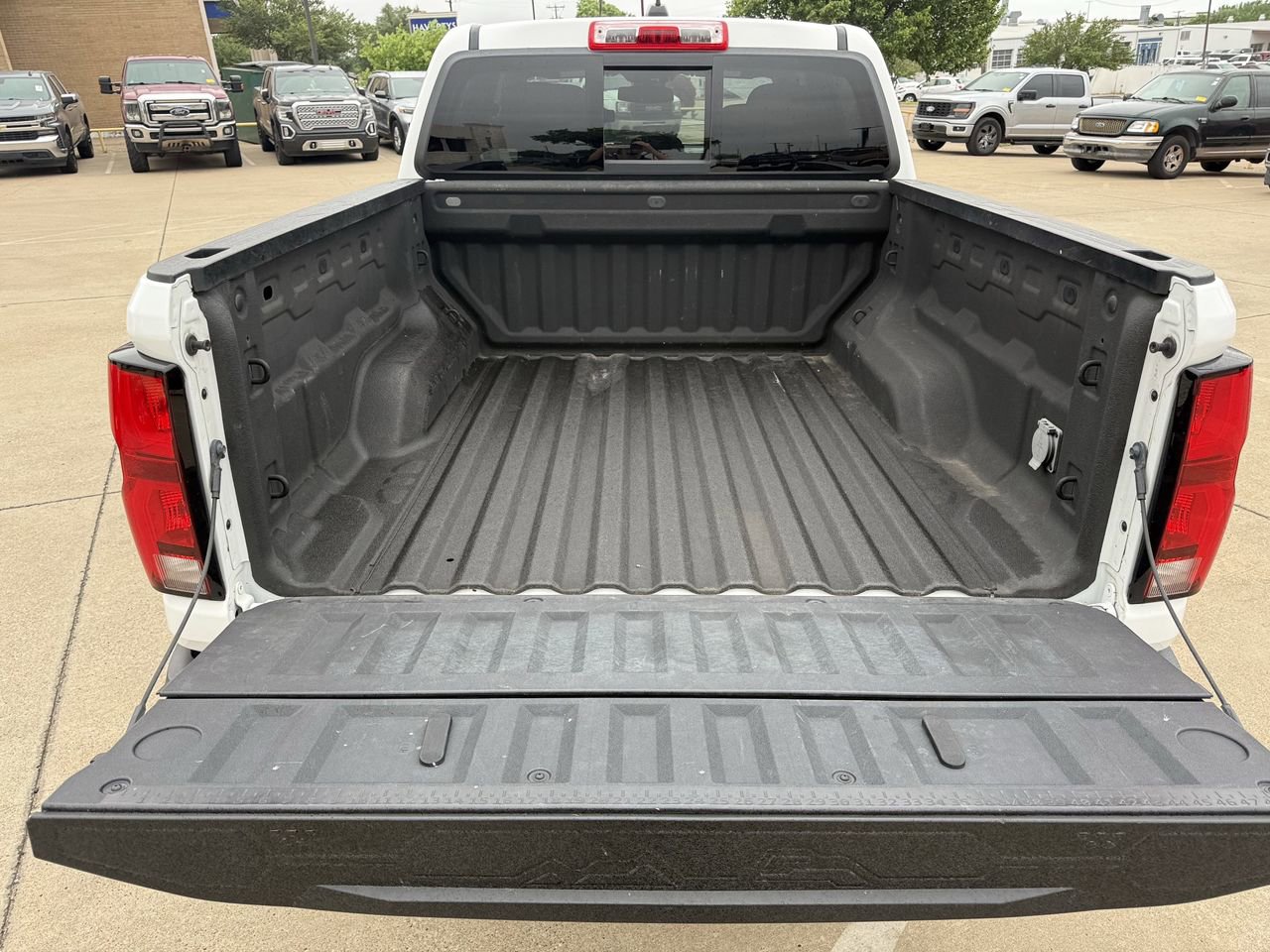 Used 2024 Chevrolet Colorado Z71 w/ Z71 Convenience Package 2 AWD/4WD image 27