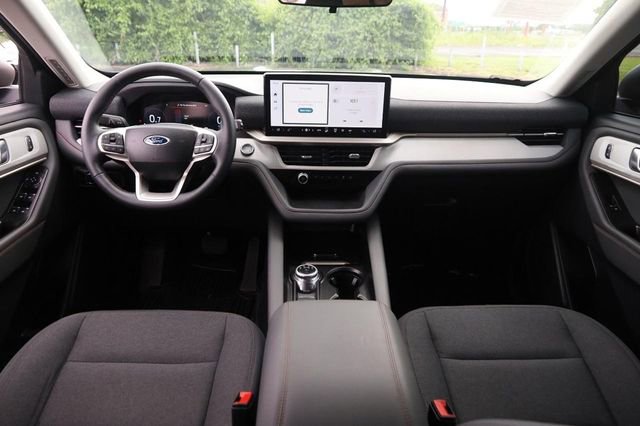Certified 2025 Ford Explorer Active AWD/4WD image 22