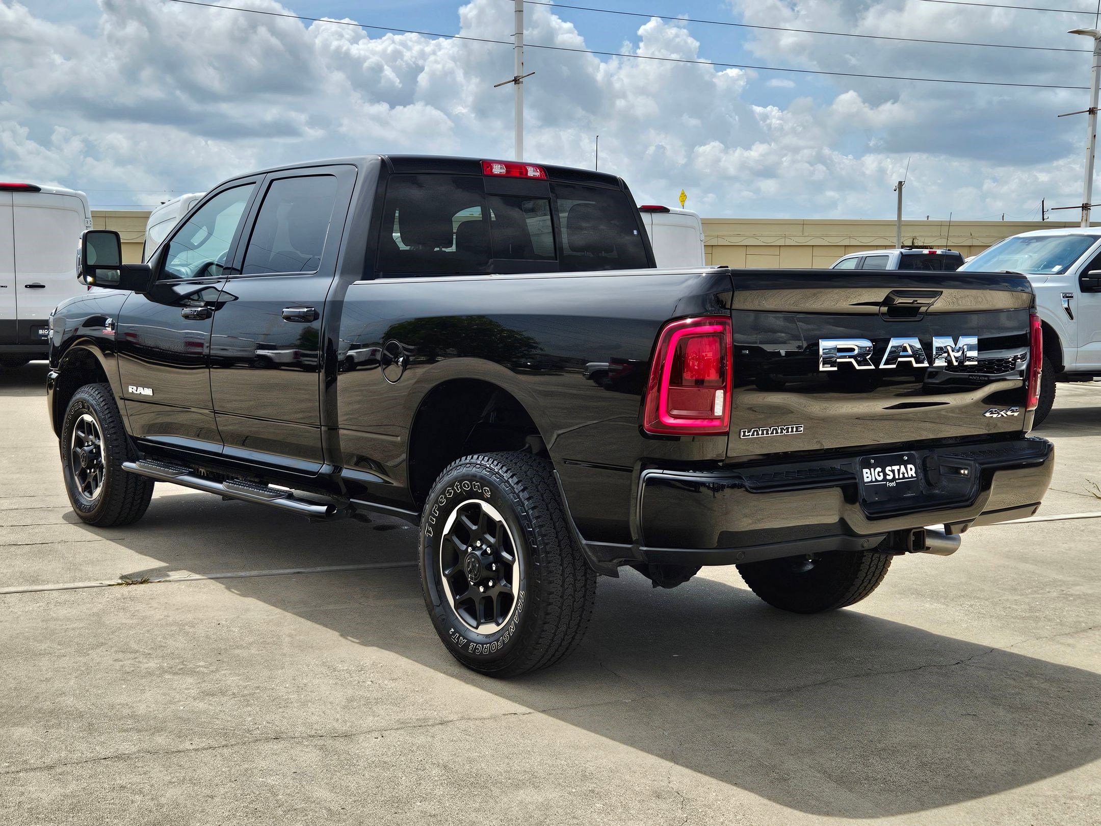 Used 2025 RAM 2500 Laramie AWD/4WD image 7