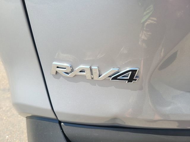 Used 2019 Toyota RAV4 XLE AWD/4WD image 10