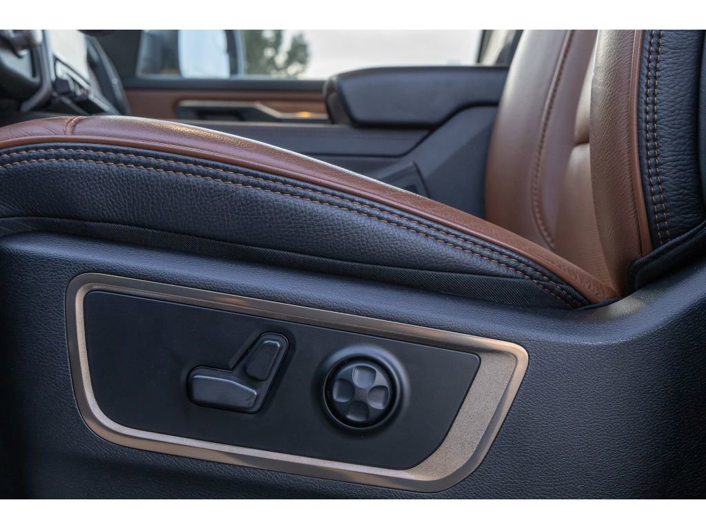 Used 2022 RAM 1500 Limited w/ Cold Weather Group image 17