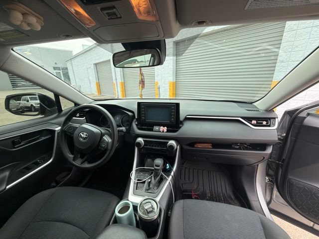 Used 2019 Toyota RAV4 LE w/ Carpet Mat Package FWD image 37