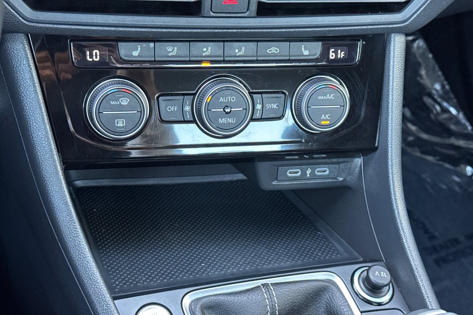 Used 2023 Volkswagen Jetta SE FWD image 30