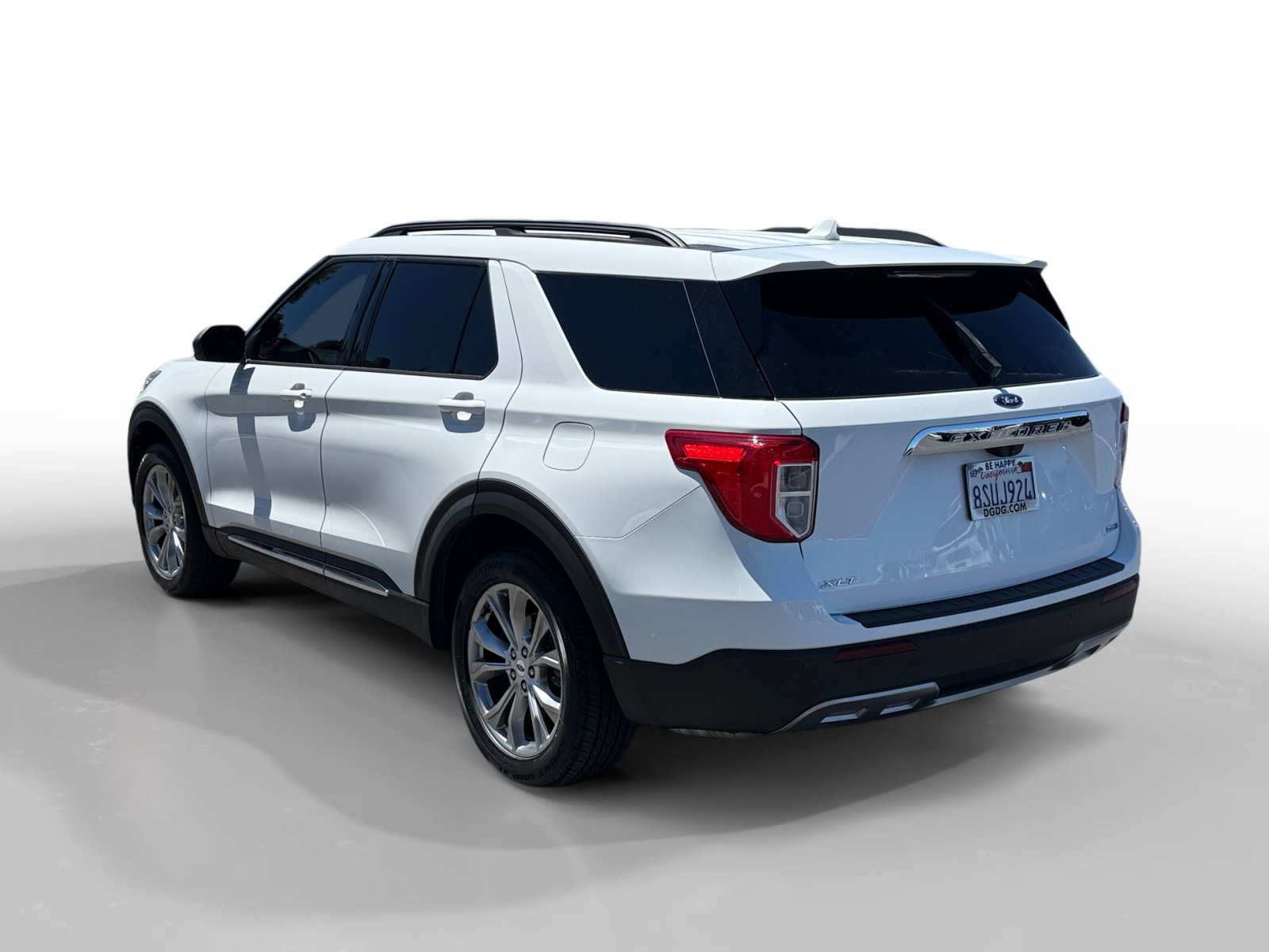 Certified 2020 Ford Explorer XLT w/ Equipment Group 202A AWD/4WD image 3