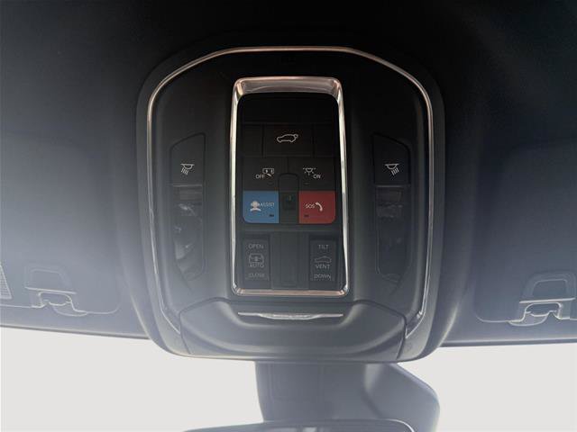 Used 2024 Jeep Grand Cherokee Altitude AWD/4WD image 22