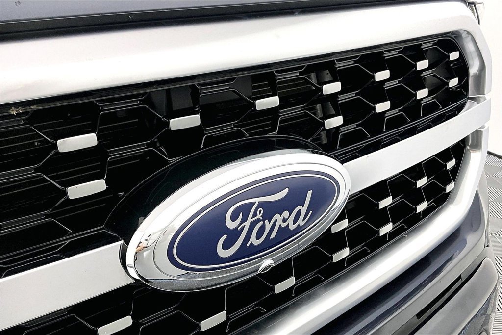 Certified 2022 Ford F150 Platinum w/ Equipment Group 701A High AWD/4WD image 30