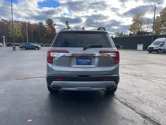 Used 2023 GMC Acadia SLT image 4