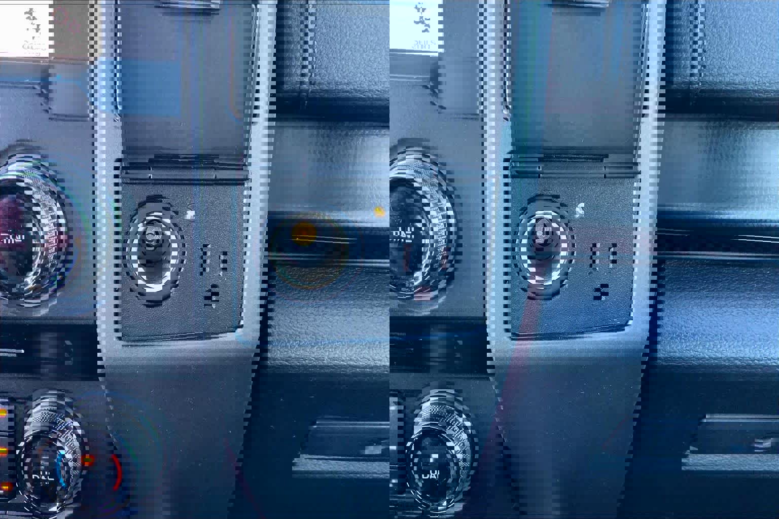 Certified 2018 Ford F150 Raptor w/ Equipment Group 802A Luxury image 32