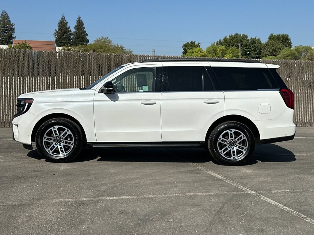 Certified 2025 Ford Expedition Active AWD/4WD image 6