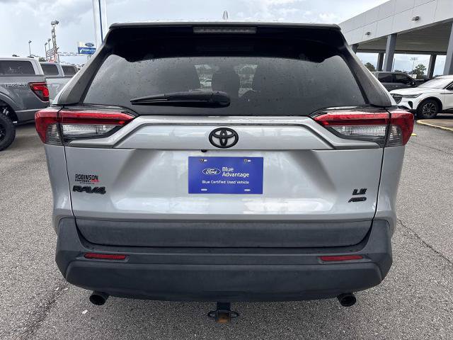Used 2021 Toyota RAV4 LE AWD/4WD image 6