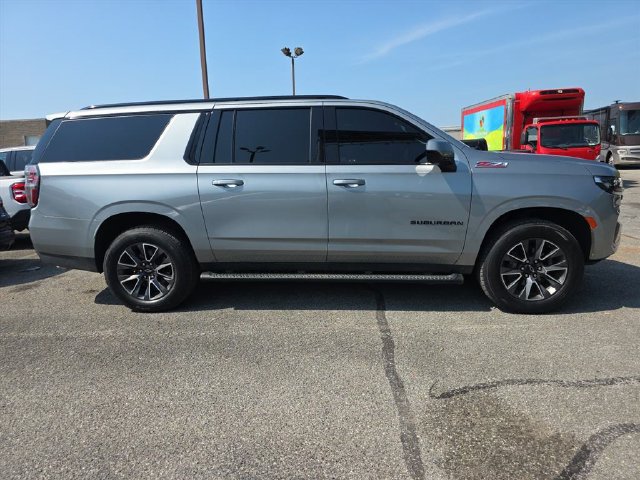 Used 2023 Chevrolet Suburban Z71 AWD/4WD image 4