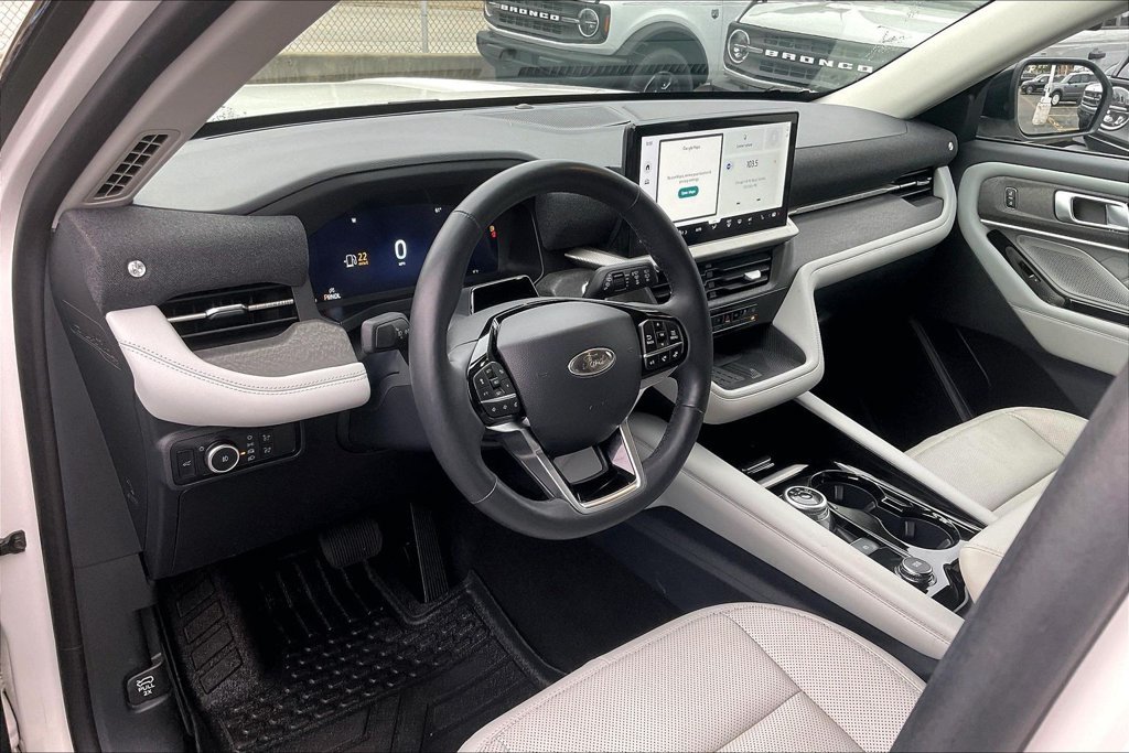 Certified 2025 Ford Explorer Platinum w/ Ultimate Package AWD/4WD image 13