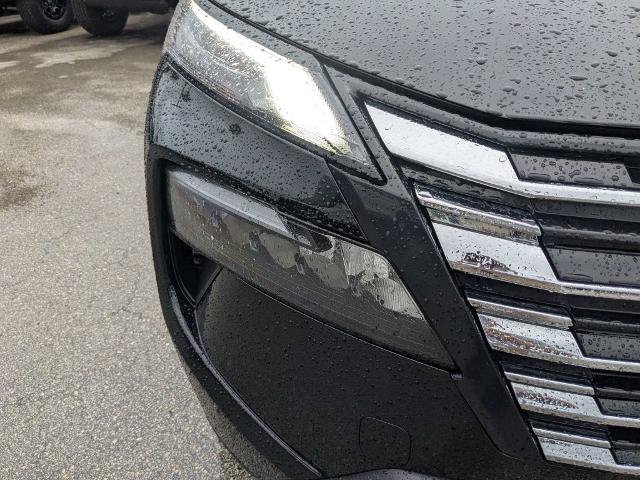 Used 2025 Nissan Rogue SV FWD image 10