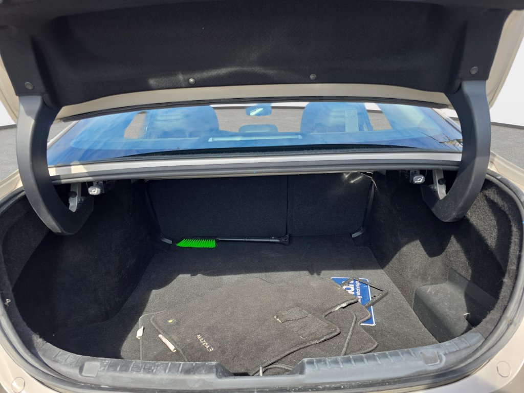 Used 2025 MAZDA MAZDA3 s FWD image 12