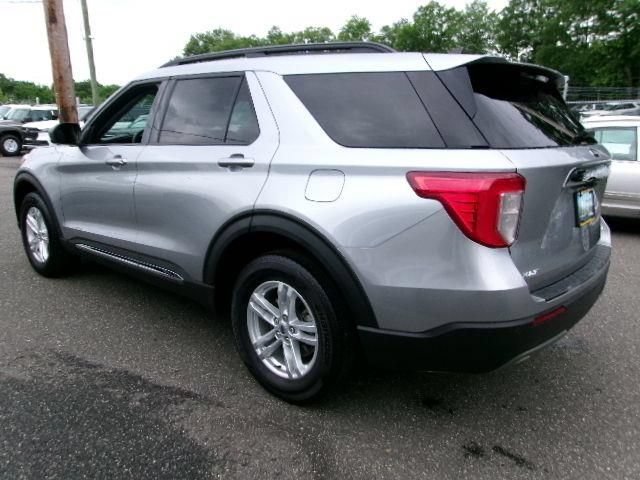 Certified 2023 Ford Explorer XLT w/ Equipment Group 202A AWD/4WD image 8