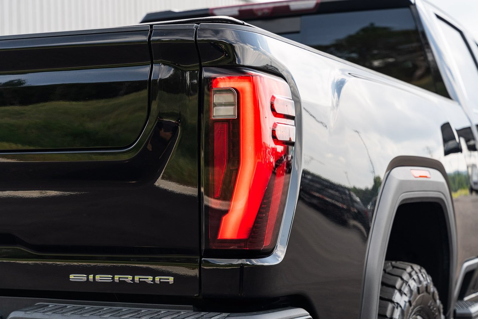 Used 2024 GMC Sierra 2500 Denali w/ Denali Reserve Package AWD/4WD image 14