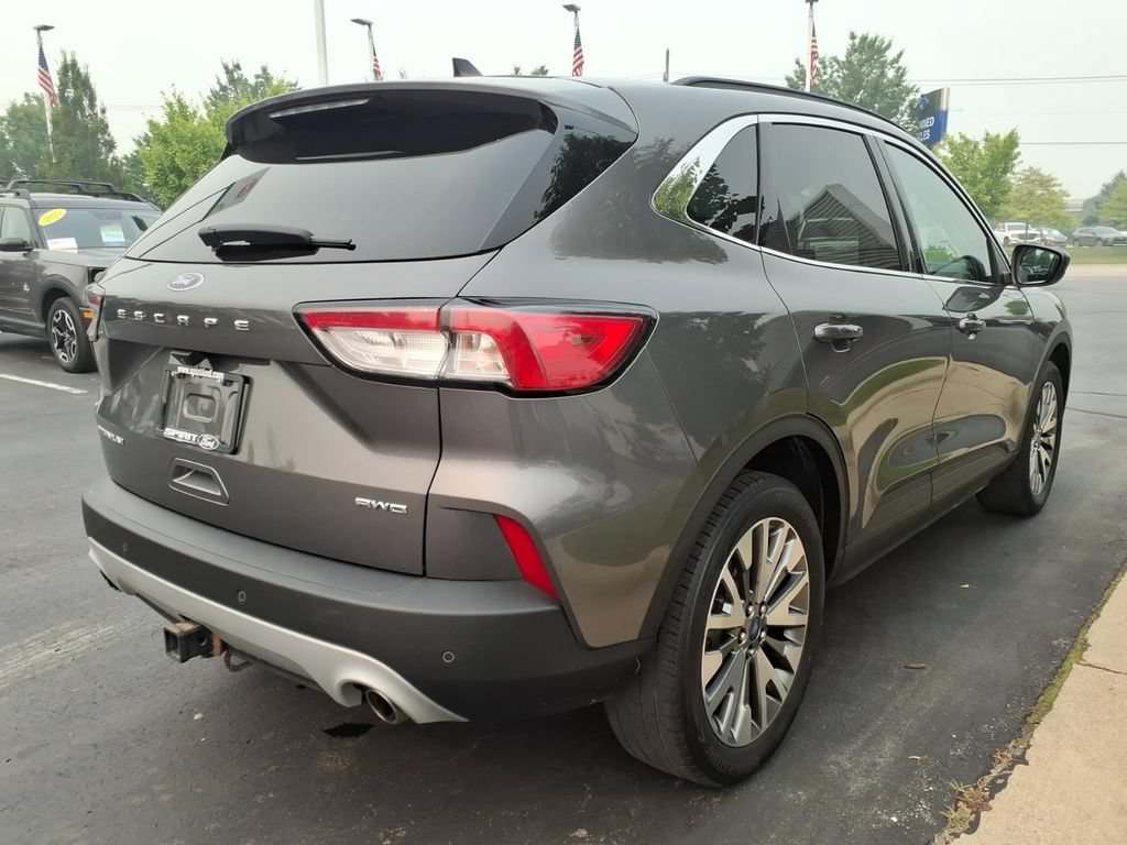 Certified 2022 Ford Escape Titanium w/ Class II Trailer Tow Package AWD/4WD image 4