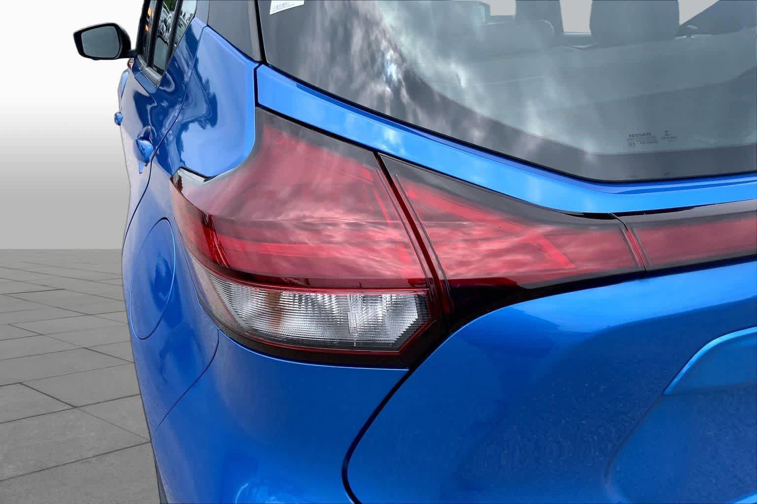 Used 2022 Nissan Kicks SR w/ Premium Package FWD image 28