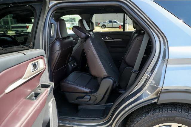 Certified 2025 Ford Explorer Platinum image 32