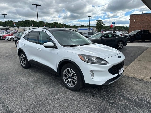 Certified 2022 Ford Escape SEL w/ Technology Package AWD/4WD image 3