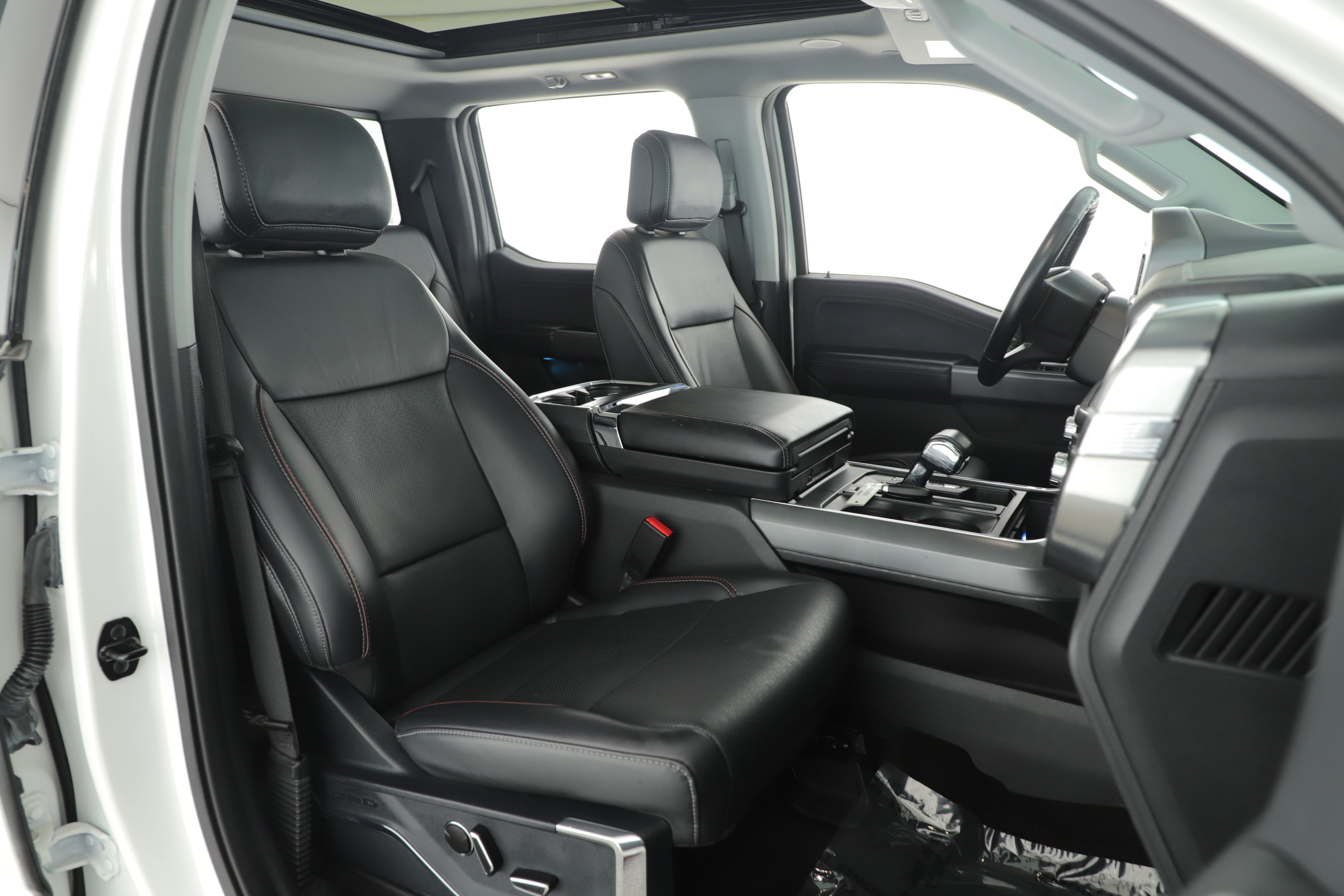 Certified 2021 Ford F150 Lariat w/ Equipment Group 502A High image 23