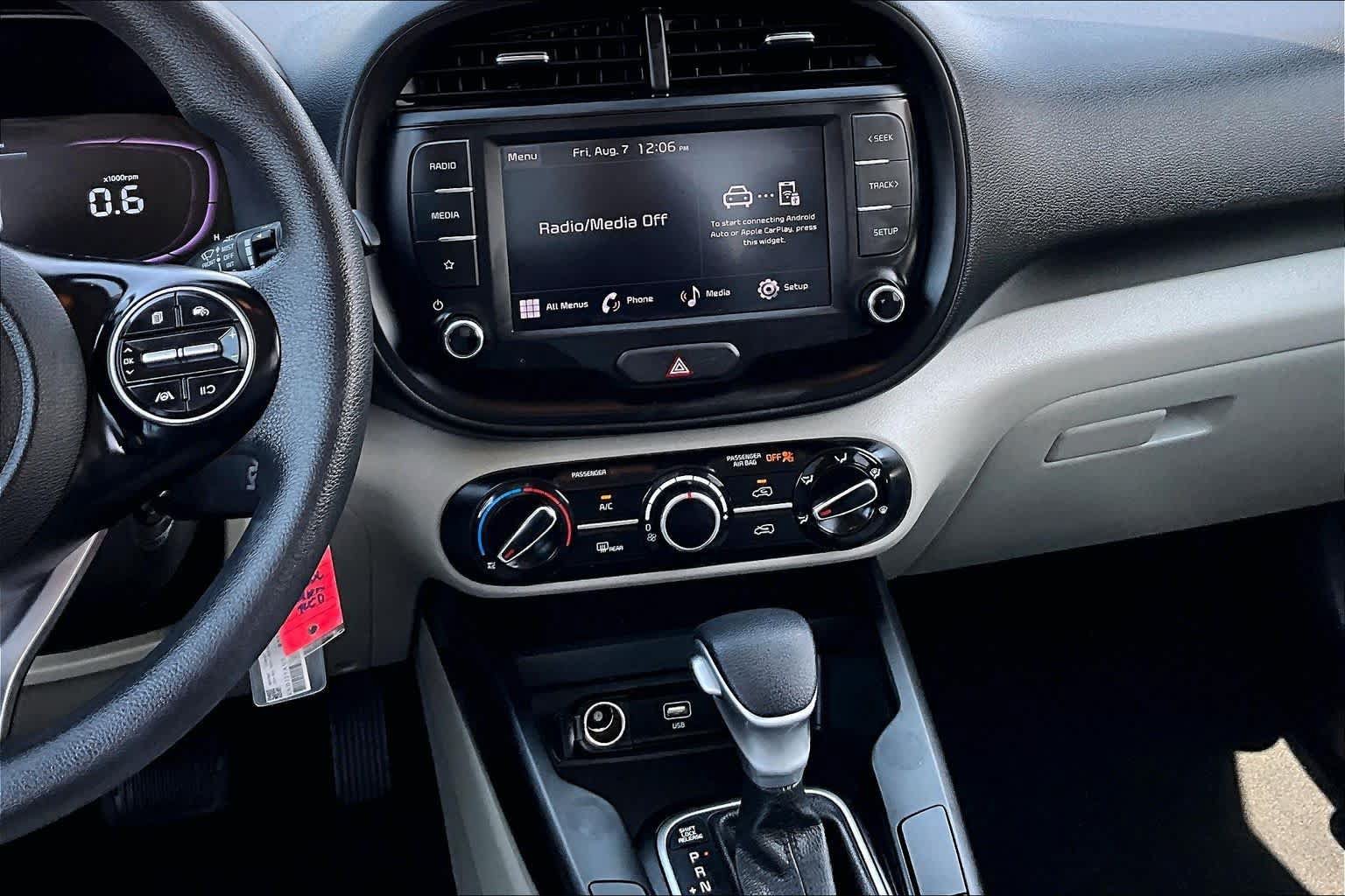 Used 2024 Kia Soul LX w/ Option Group 015 FWD image 7