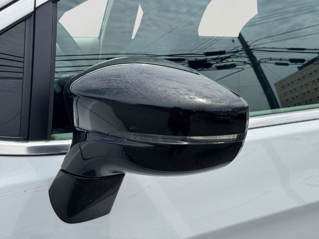 Used 2024 Chrysler Pacifica Touring-L FWD image 26