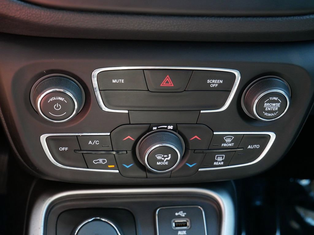 Used 2019 Jeep Compass Latitude w/ Popular Equipment Group AWD/4WD image 23