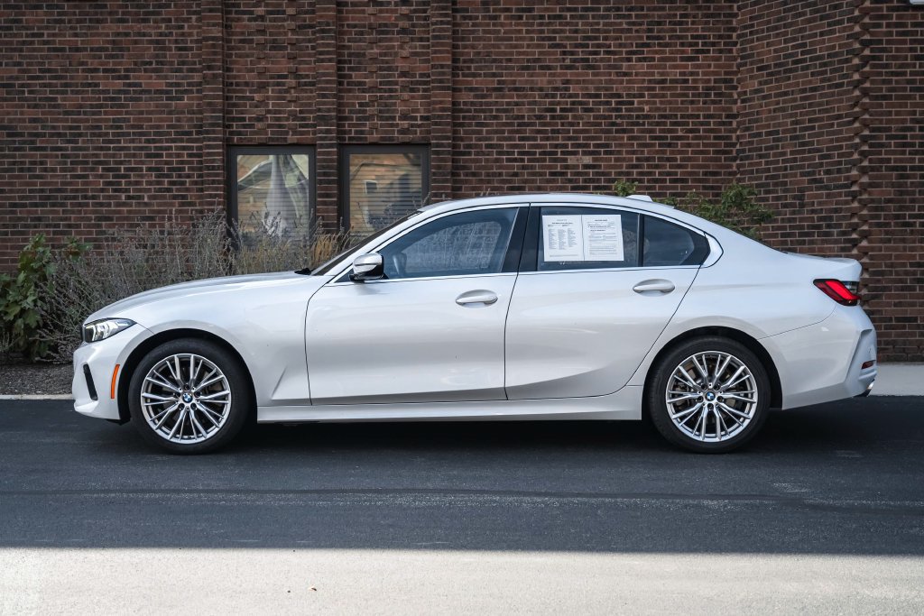 Used 2024 BMW 330i xDrive Sedan AWD/4WD image 3