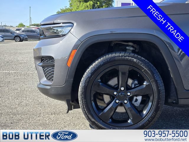Used 2023 Jeep Grand Cherokee Altitude AWD/4WD image 9