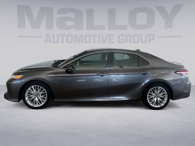 Used 2018 Toyota Camry XLE w/ Audio Package FWD image 2