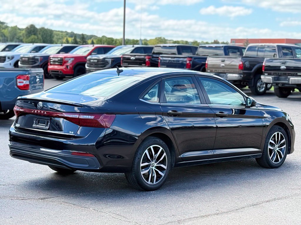 Used 2025 Volkswagen Jetta SE FWD image 28