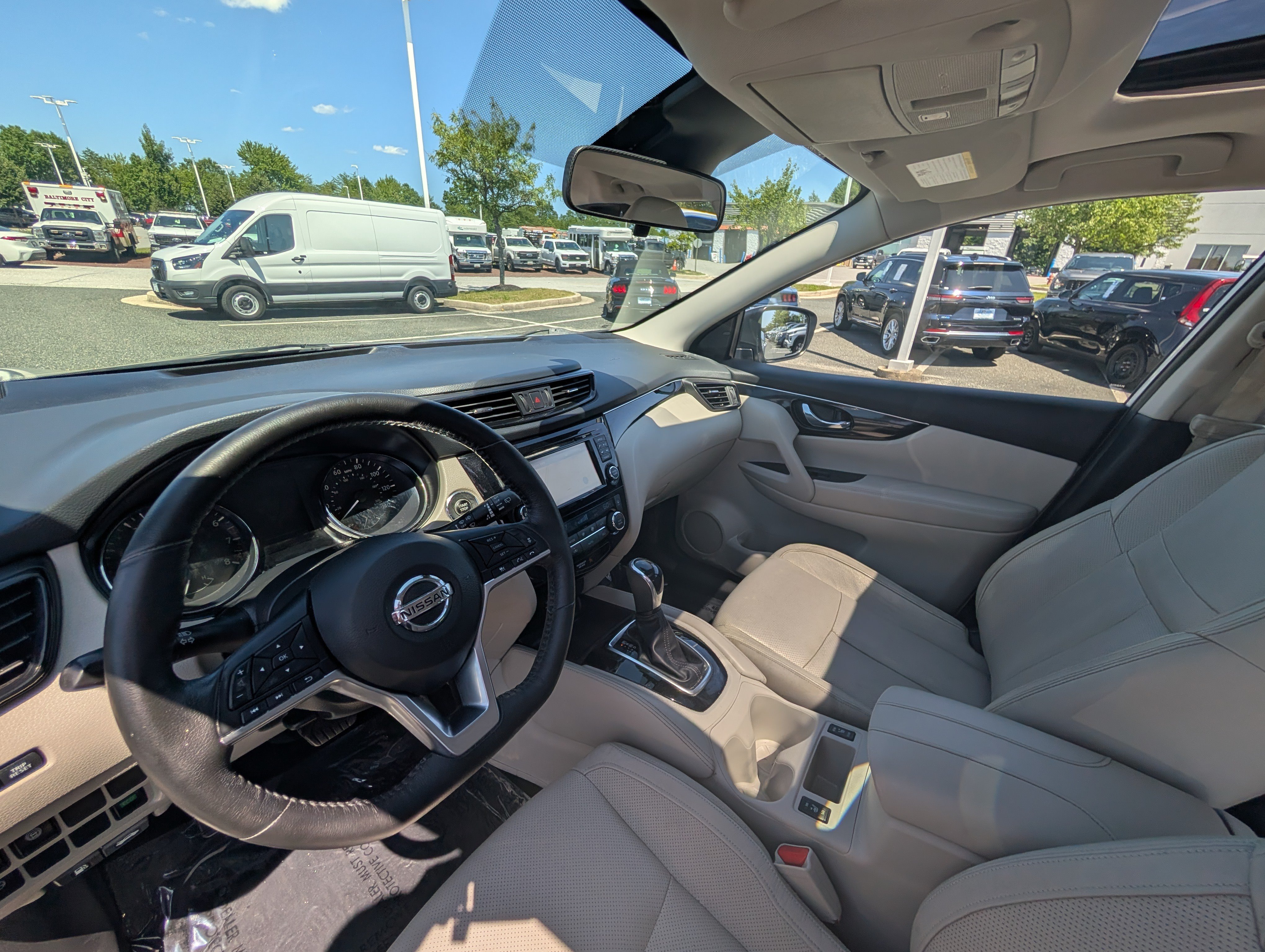 Used 2018 Nissan Rogue Sport SL w/ SL Premium Package FWD image 14